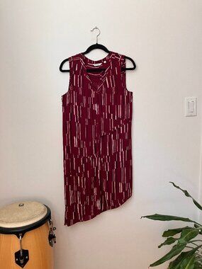 Reitmans Burgundy Geometric Print Dress | Sleeveless | V-Neck | Asymmetric Hem |